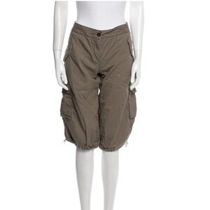 Burberry London Knee-Length Shorts Green Mid-Rise